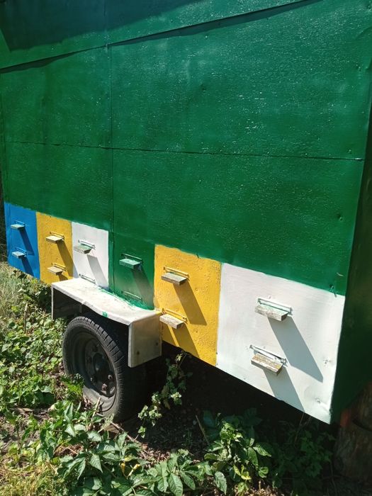 Вагончик пасічника