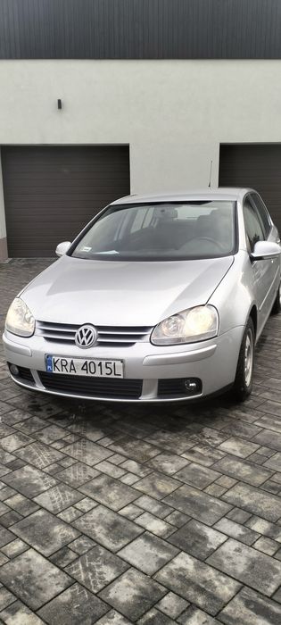 VW Golf 1.6 benzyna