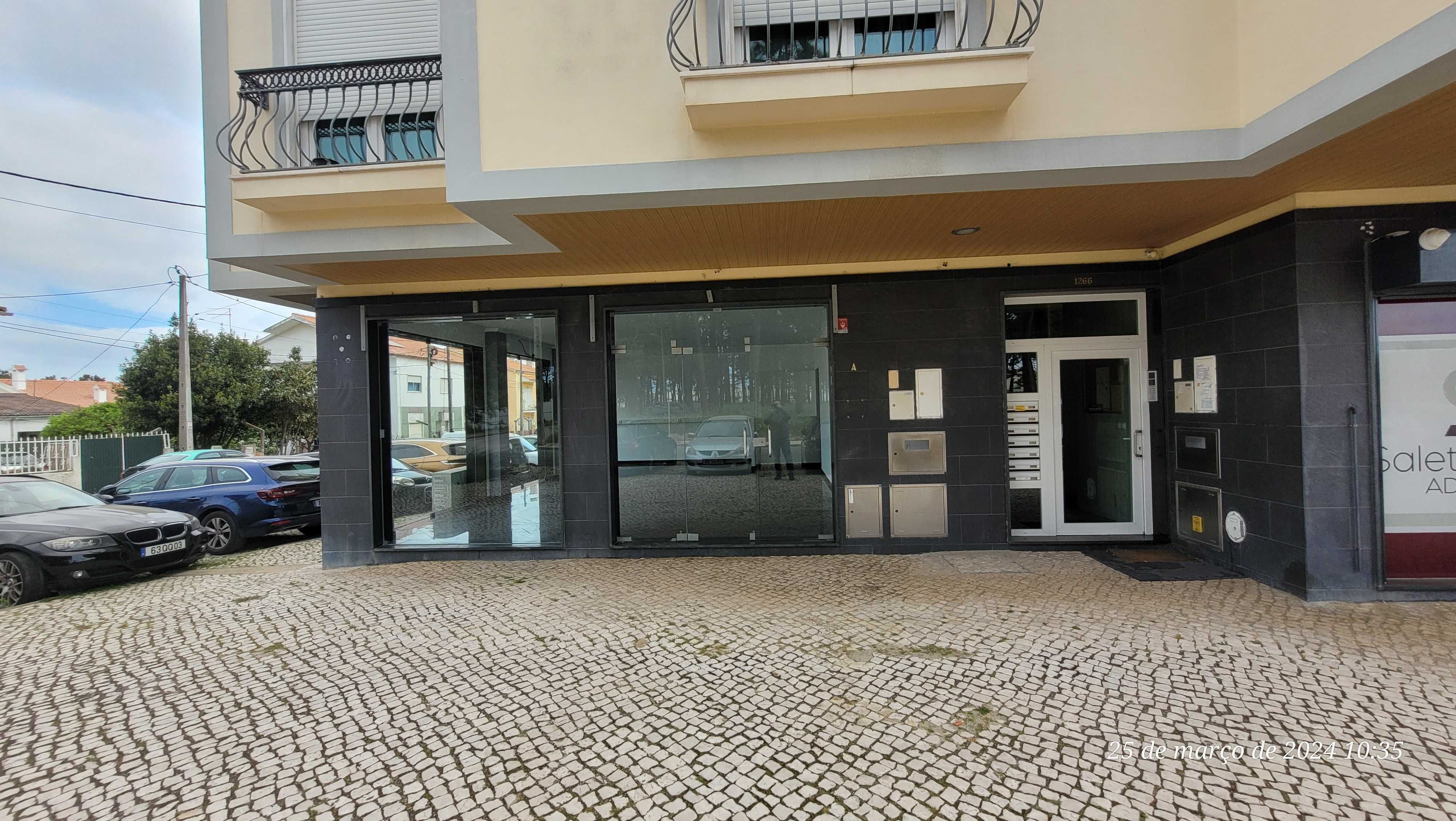 Arrenda-se Loja ampla com 65m2 e 2 wc boa localização e luminosidade