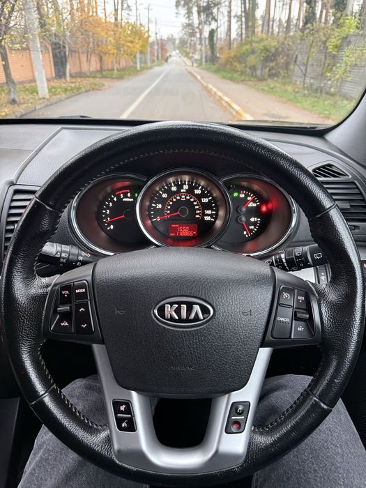 Kia Sorento 2.2 дизель 2011 год механика 4*4