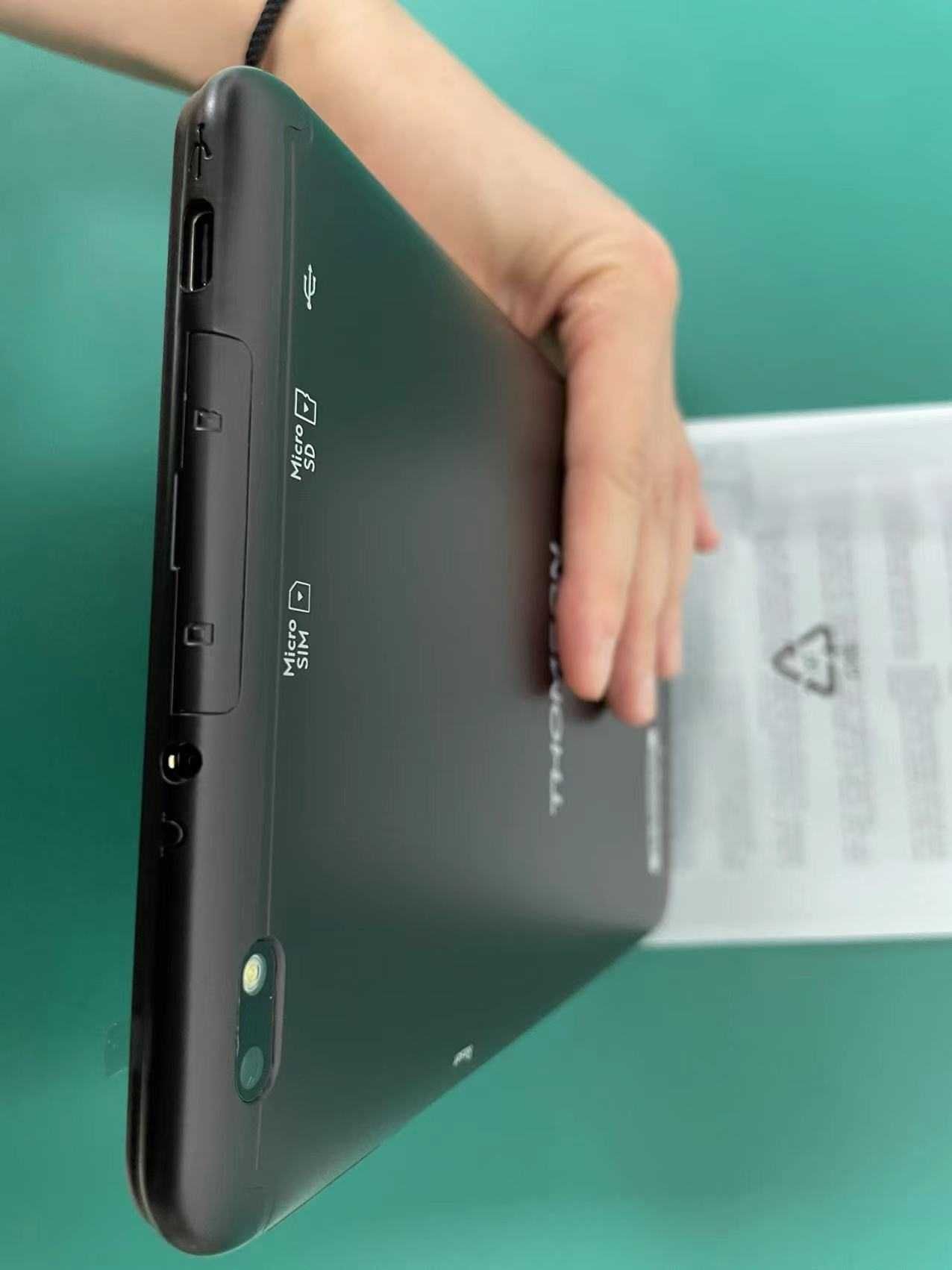 Планшет Thomson TEO 8" 2/32GB LTE Black (TEO8M2BK32LTE)