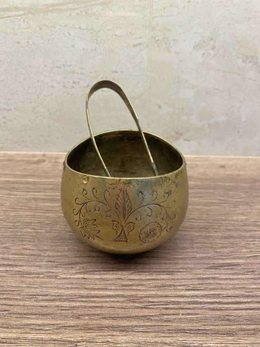 Cukiernica  ze szczypcami