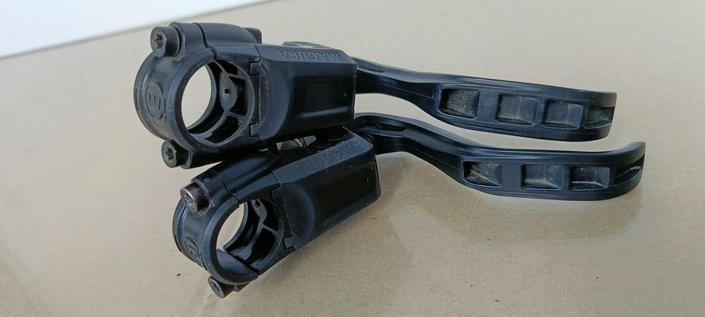 Klamki Magura MT2 . Prawa i Lewa