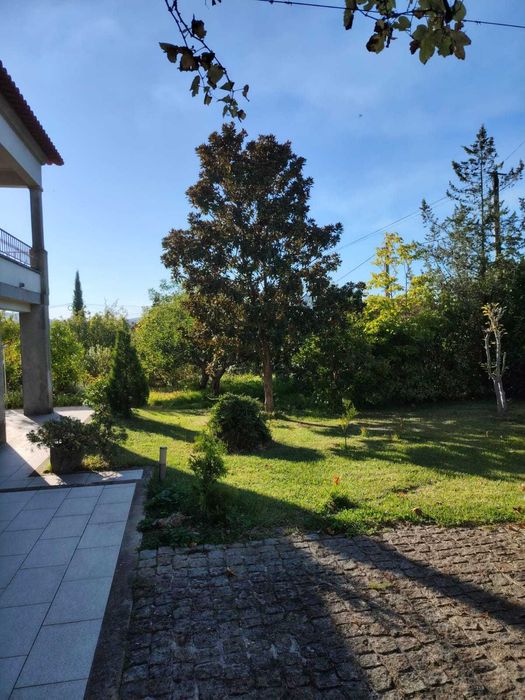 Moradia T4+1 Isolamento Moderno no Centro de LANHESES Viana do Castelo