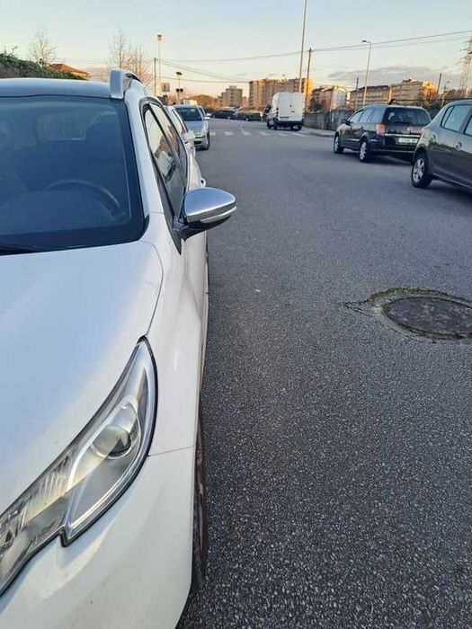 Peugeot  2008  Allure, poucos Kms