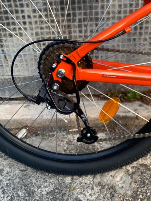 Bicicleta nova laranja