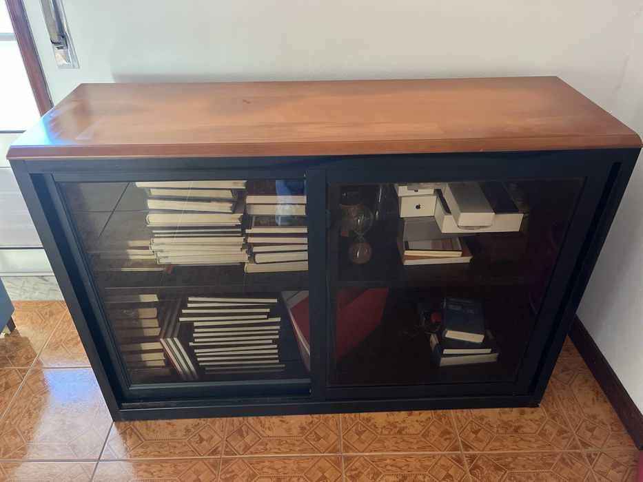 Movel com portas de correr