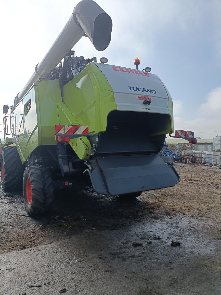 Claas Tucano 440 Vario 560