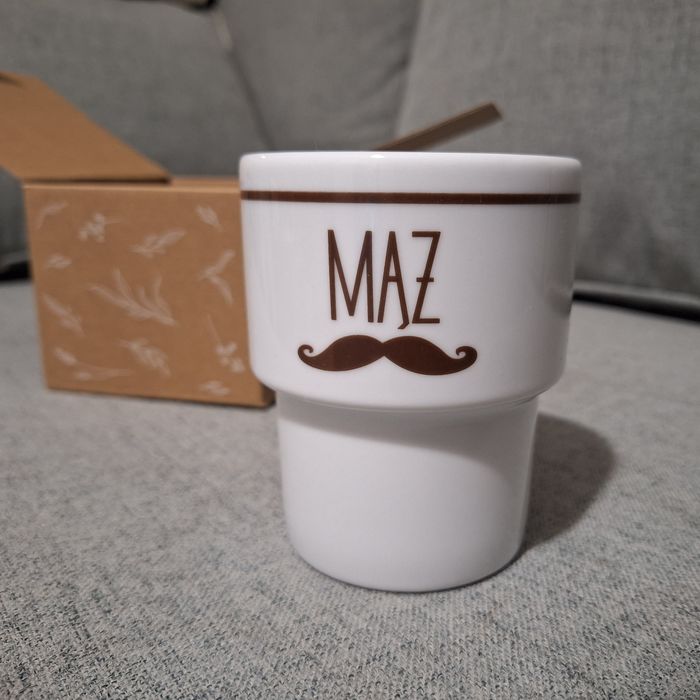 Kubek barowy "Mąż" ceramiczny PRL na prezent w kartoniku Spod Lady 330