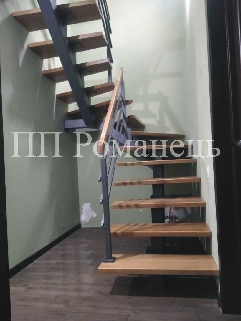 Відкриті сходи на металевому каркасі Львів