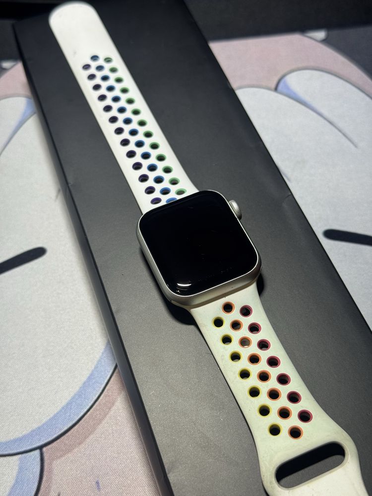 Apple Watch series 6, 40mm, w idealnym stanie