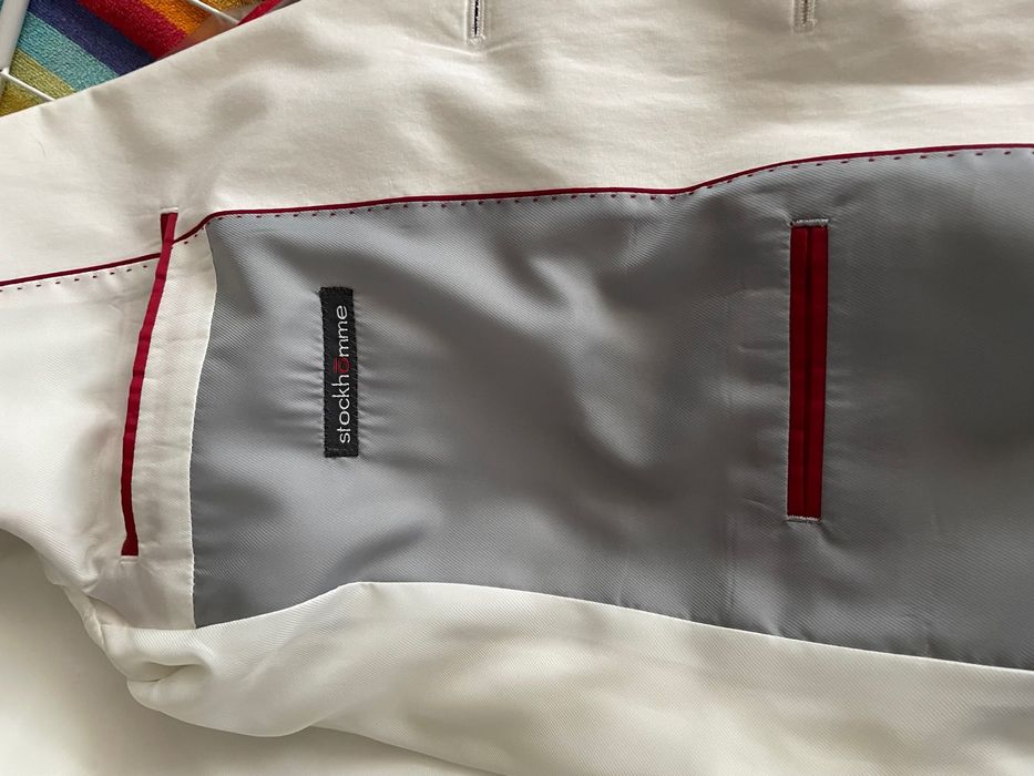 Biala Kultowa marynarka męska z paryskiego butiku na Champs-Elise