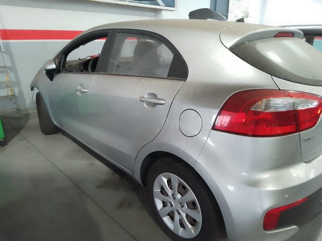 Kia rio 1.1 crdi  completo ou para peças