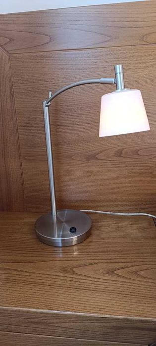 Candeeiros de mesa marca Eglo