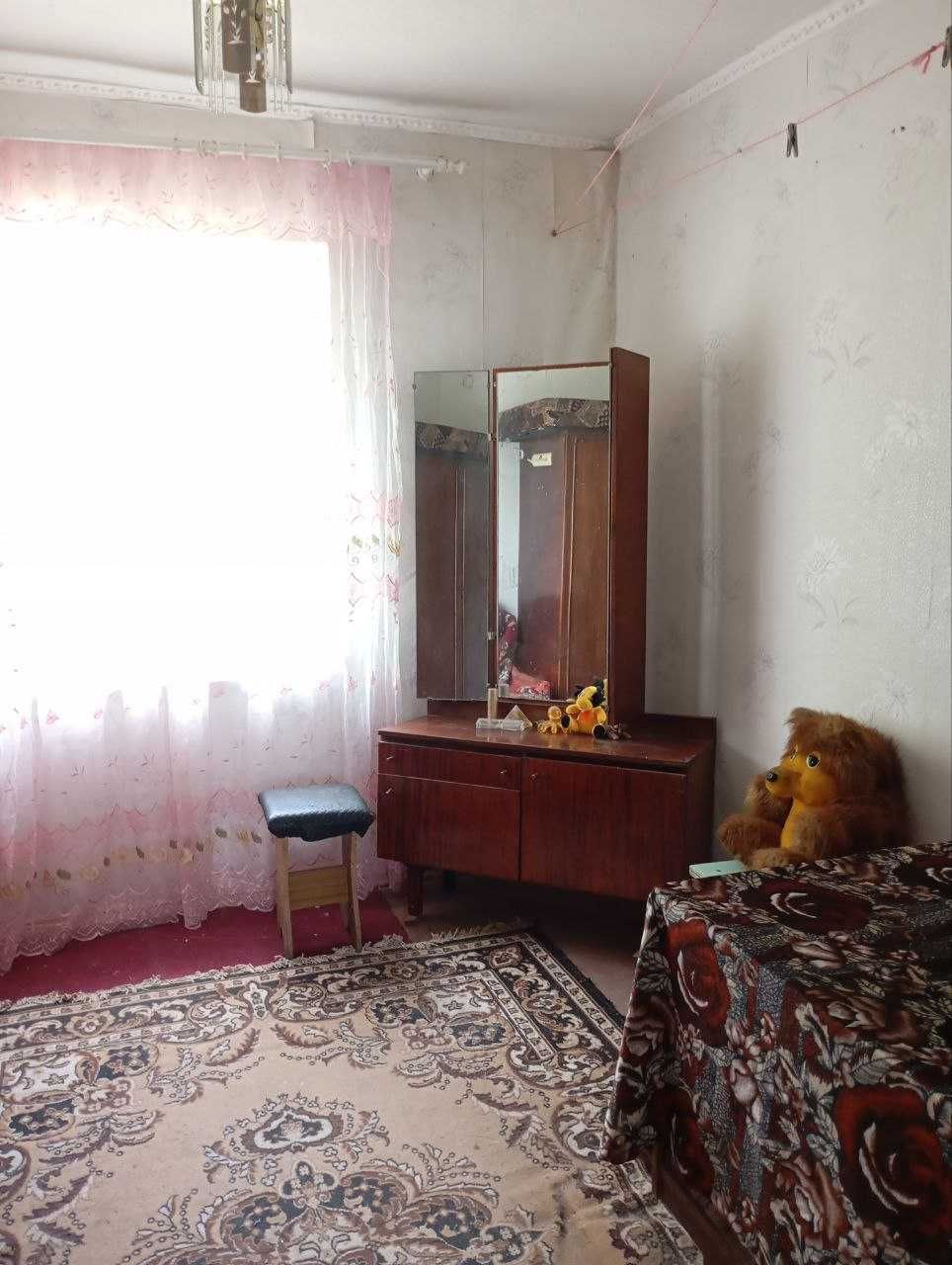 Продам будинок в Золочеві, доглянутий, р-н залізничного переїзду