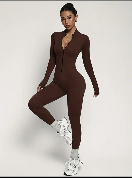 продам коричневий комбінезон