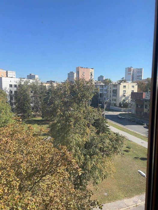 Продам 2-х ком. к-ру  улучшенной пл-ки м. Научная