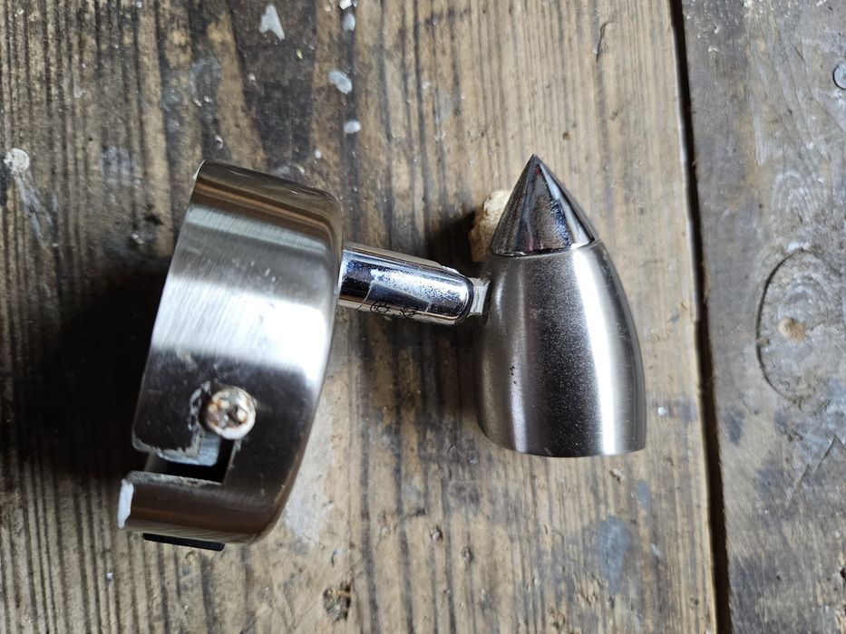 Lampka kinkiet na żarówki zwykle i led.