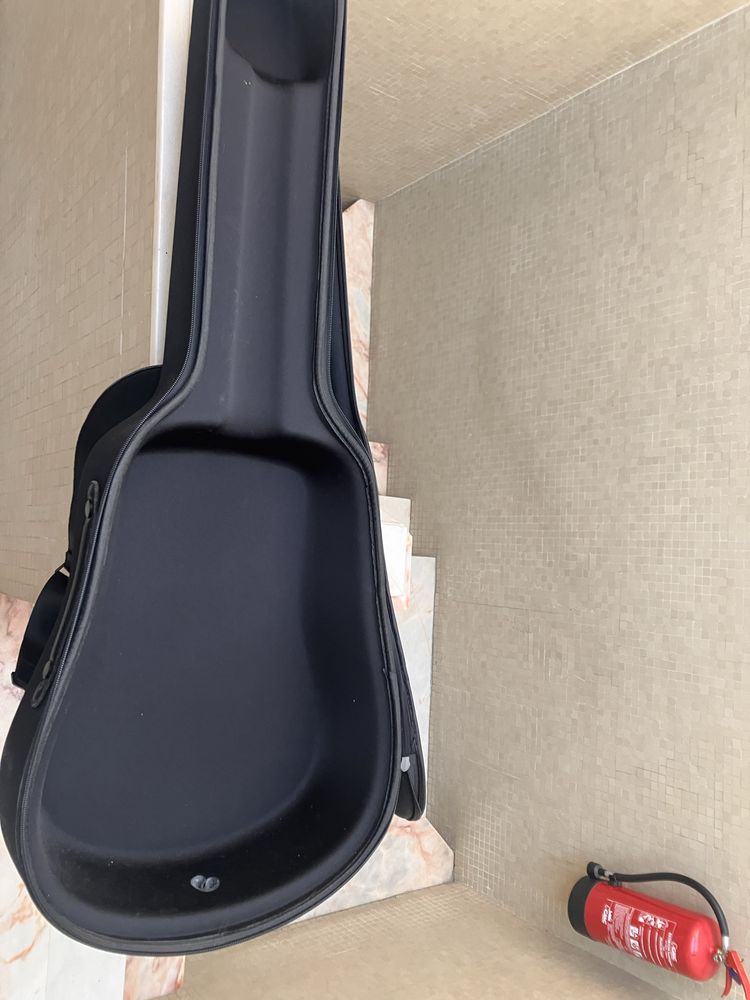 Estojo de guitarra