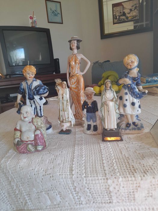 Figuras em porcelana antigas