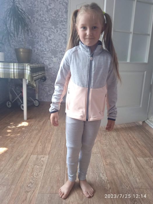 Костюм спортивний на дівчинку