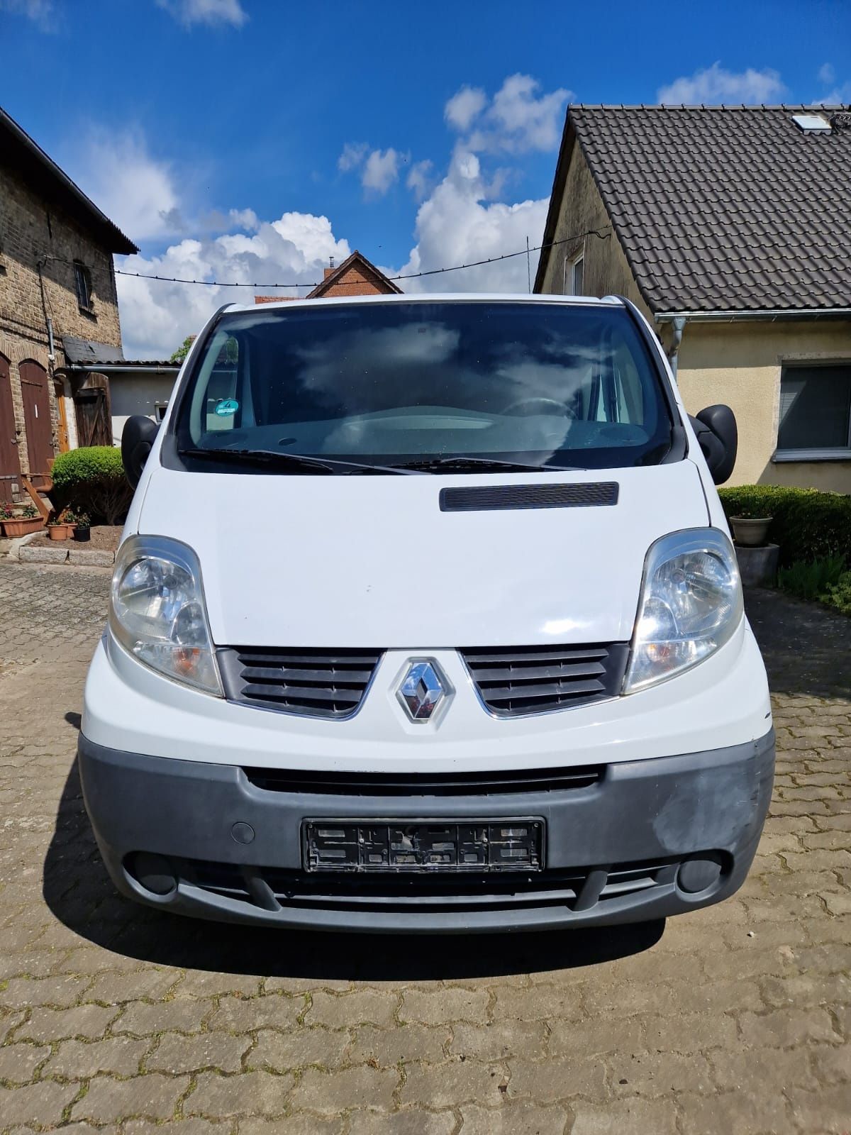 Renault Trafic 2011r long 2.0DCI