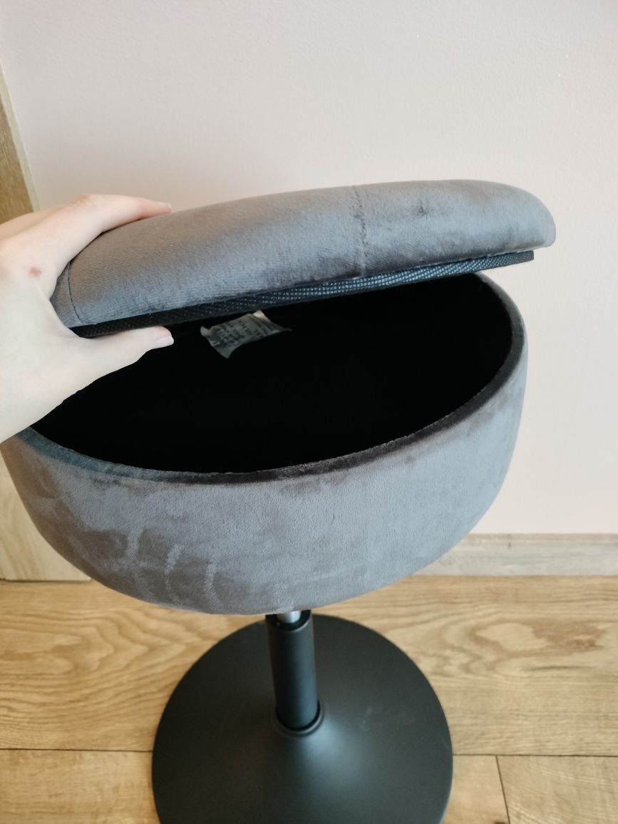 Nowy taboret obrotowy