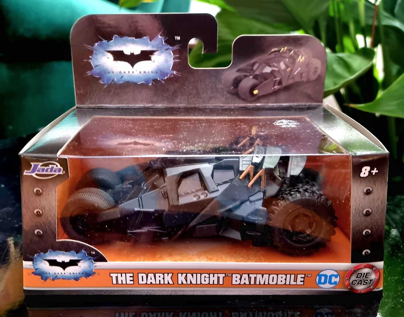 samochodzik Batmobil / The Dark Knight / Jada Die Cast 1:24