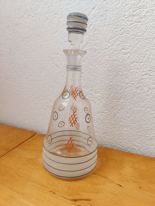 Karafka szklana malowana w motyw geometryczny PRL