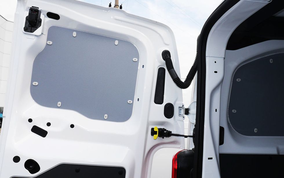Zabudowa Fiat Scudo L2 (od 2022) - Zabudowa Busa, Boczki Busa