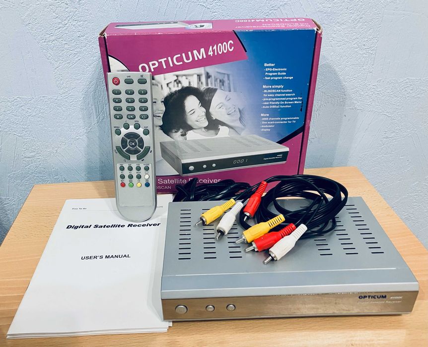 Цифровой спутниковый ресивер тюнер  Opticum 4100 C