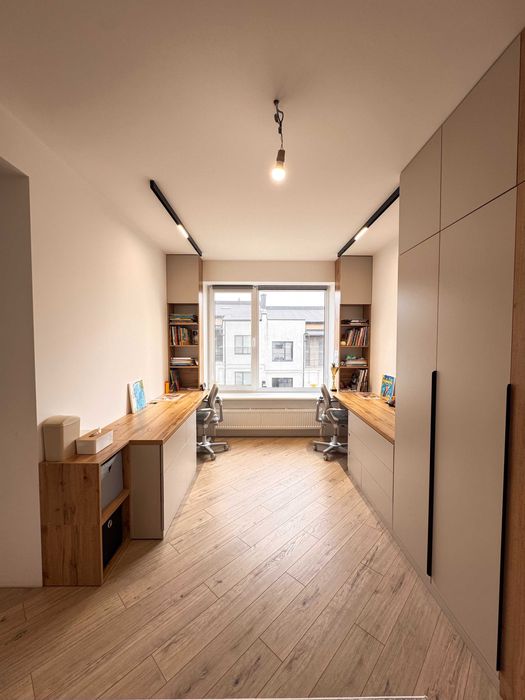 Сучасний котедж з ремонтом у районі Щасливого!