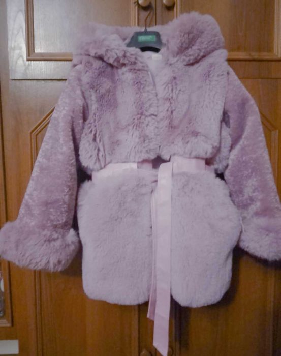 Шубка для дівчинки.