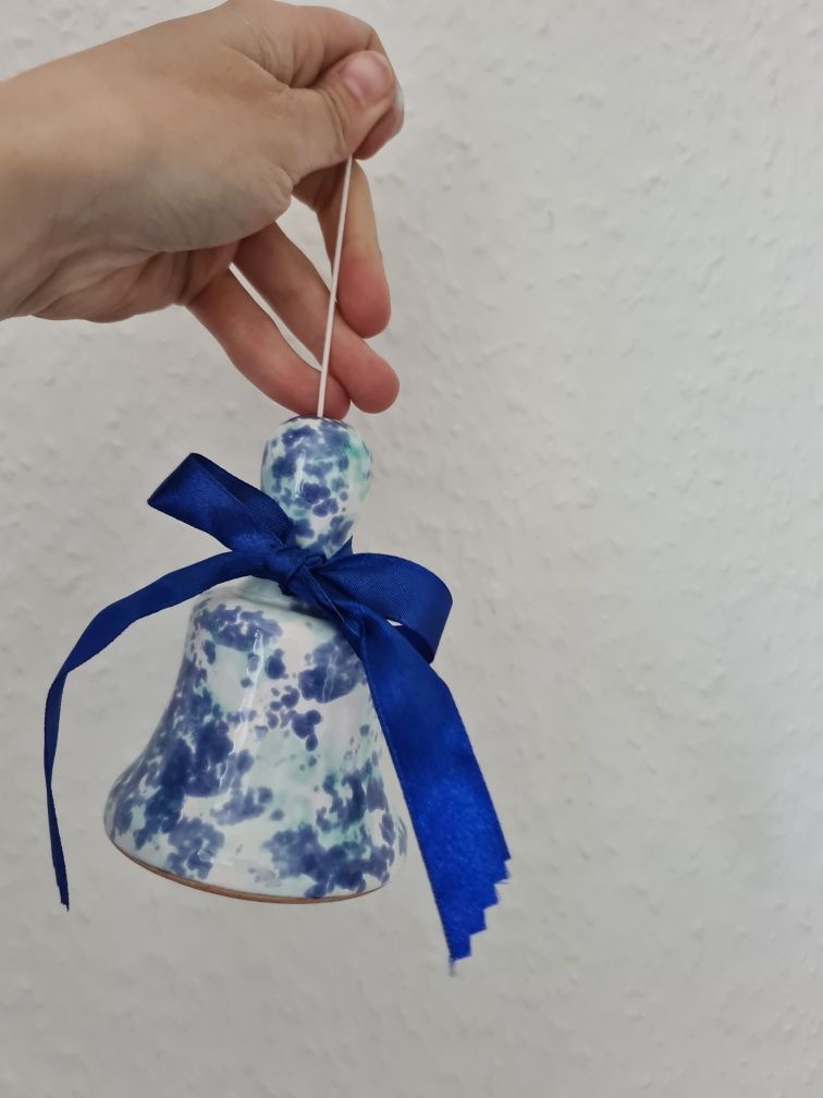 Ceramiczny niebieski dzwonek