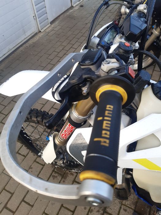 Husqvarna TE300i Ohlins Showa!!!