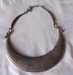 Colar prateado 4€