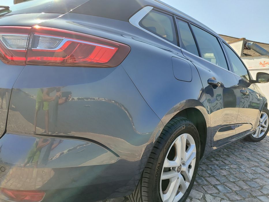 Renault Megane sport tourer 1.5 dci blue intense