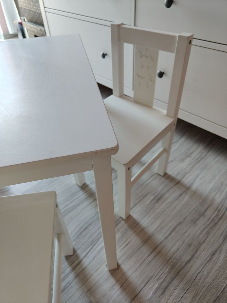 Stolik i 2 krzesełka dla dzieci Ikea