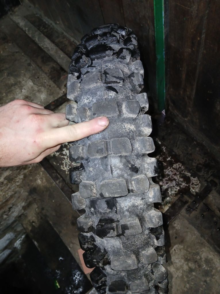 Продам колесо ендуро 100/90/r19