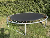 Trampolina używana, średnica 244 cm