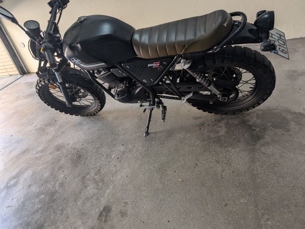 UM Scrambler X Naked