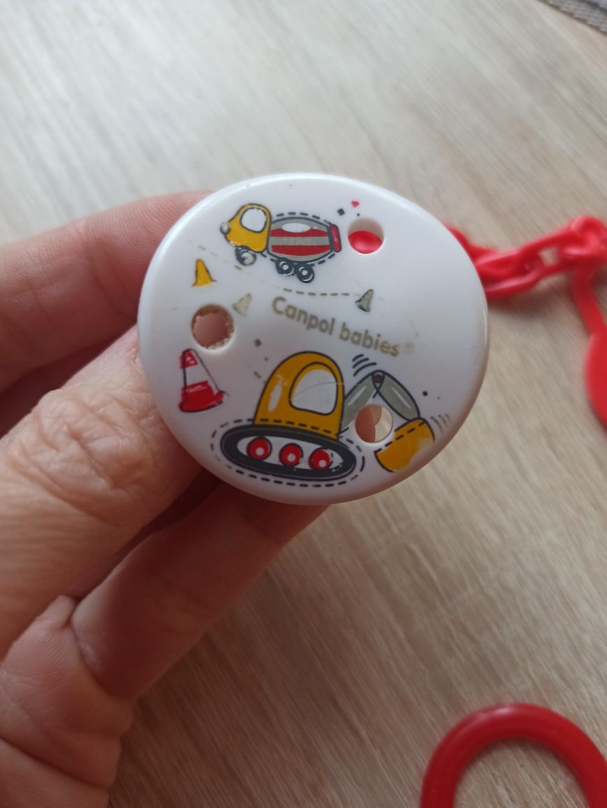Dwie zawieszki, zapinki, klipsy do smoczka, na łańcuszku