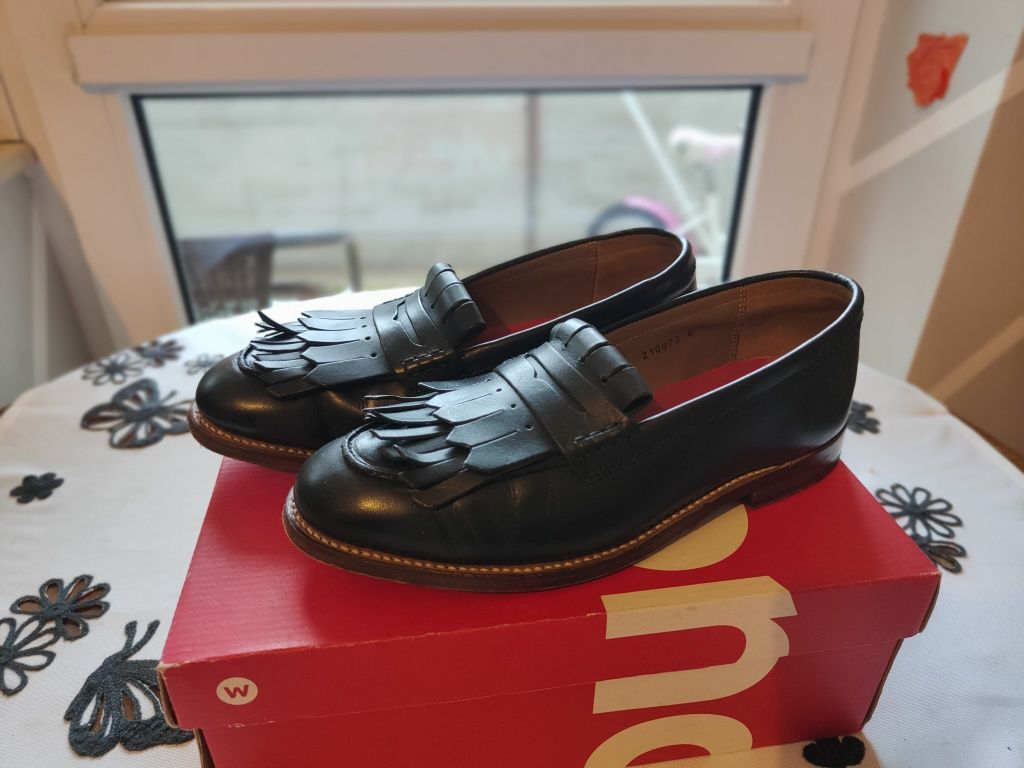 Piękne mokasyny Grenson