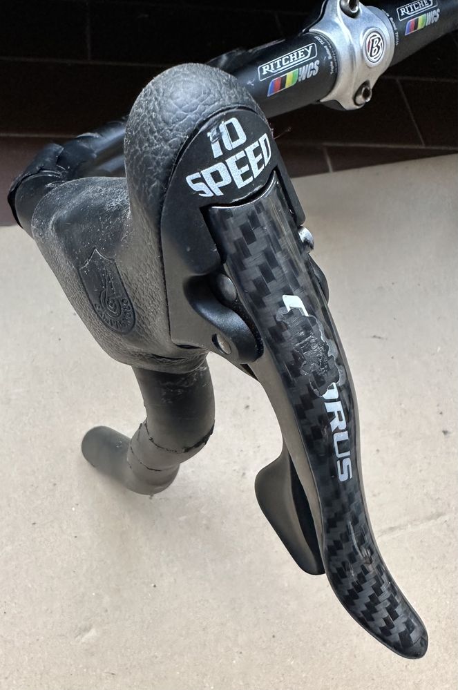 Klamkomanetki Campagnolo Chorus 2/3 x 10s Carbon