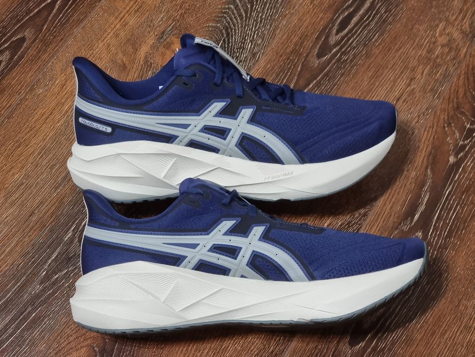 Оригінал 100% чоловічі кросівки asics novablast 5  eur 48