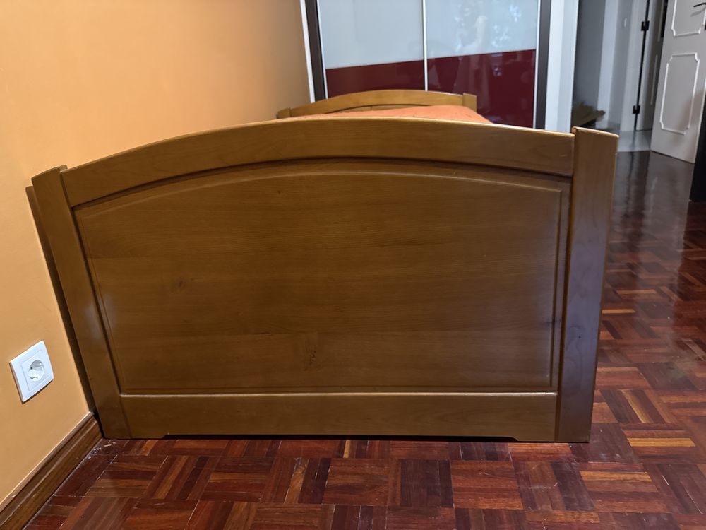 Cama de solteiro cerejeira com colchão e estrado