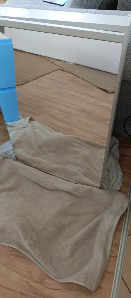 Szafka łazienkowa z lustrem 50cm