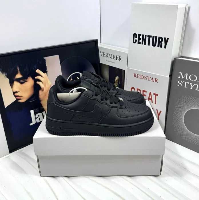 Buty Trampk Nike Air Force 1 Low '07 Black R.37.5