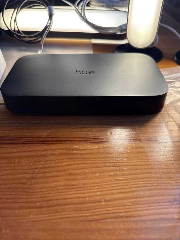 Philips HUE Sync + Hue Bridge + 4 Hue Play Lights