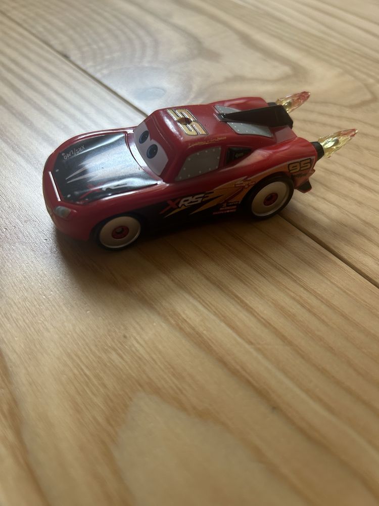 Pista de saltos do Faisca Mcqueen Cars